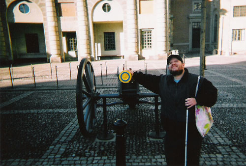Tony in front of a canon, Royal Palace